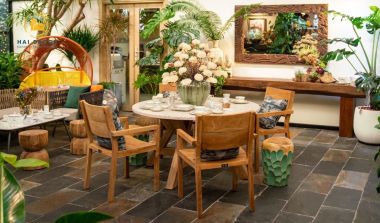 Bàn ghế gỗ ngoài trời, sân vườn